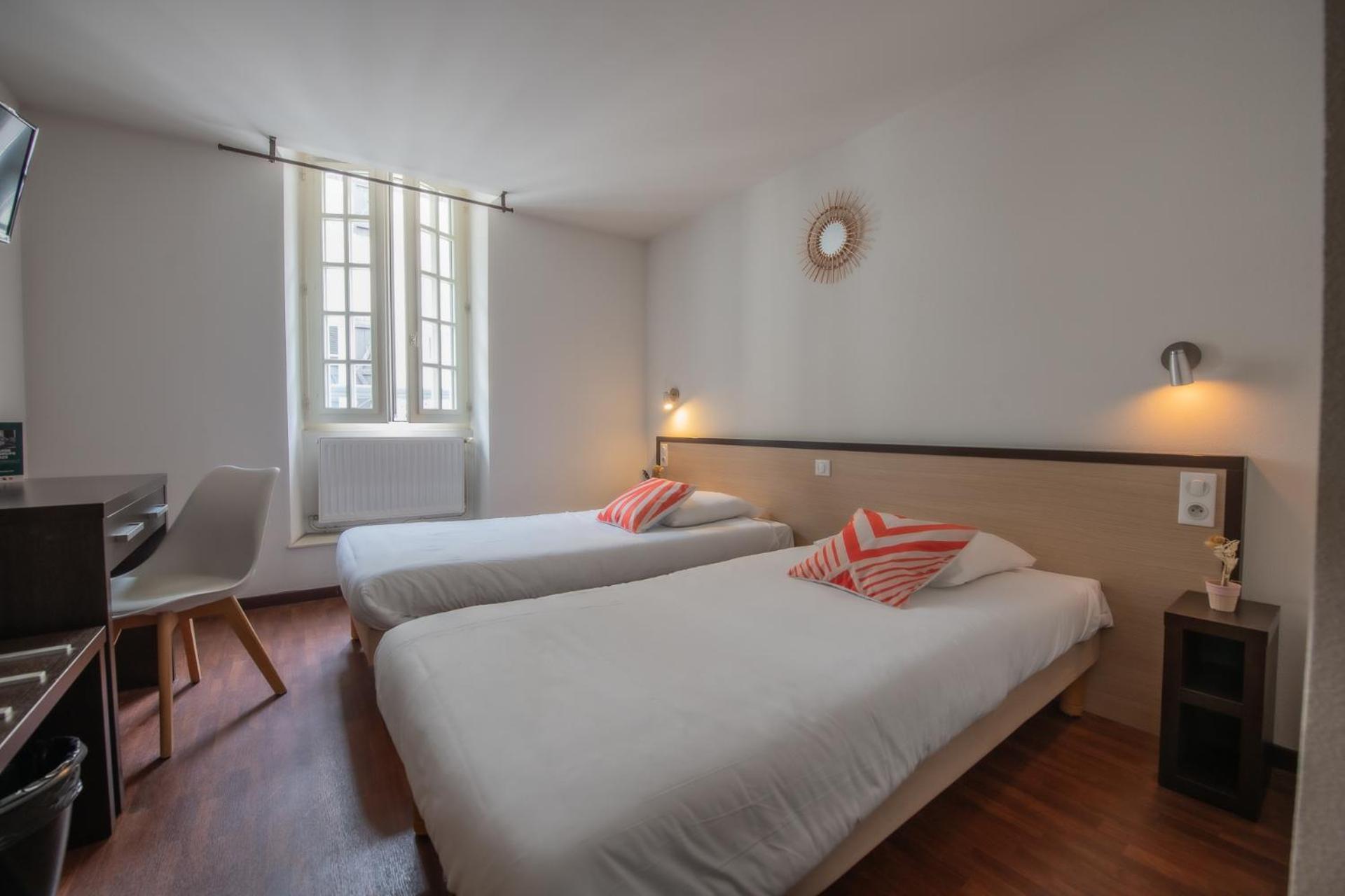 Logis Hotel Le Commerce Navarrenx Екстер'єр фото