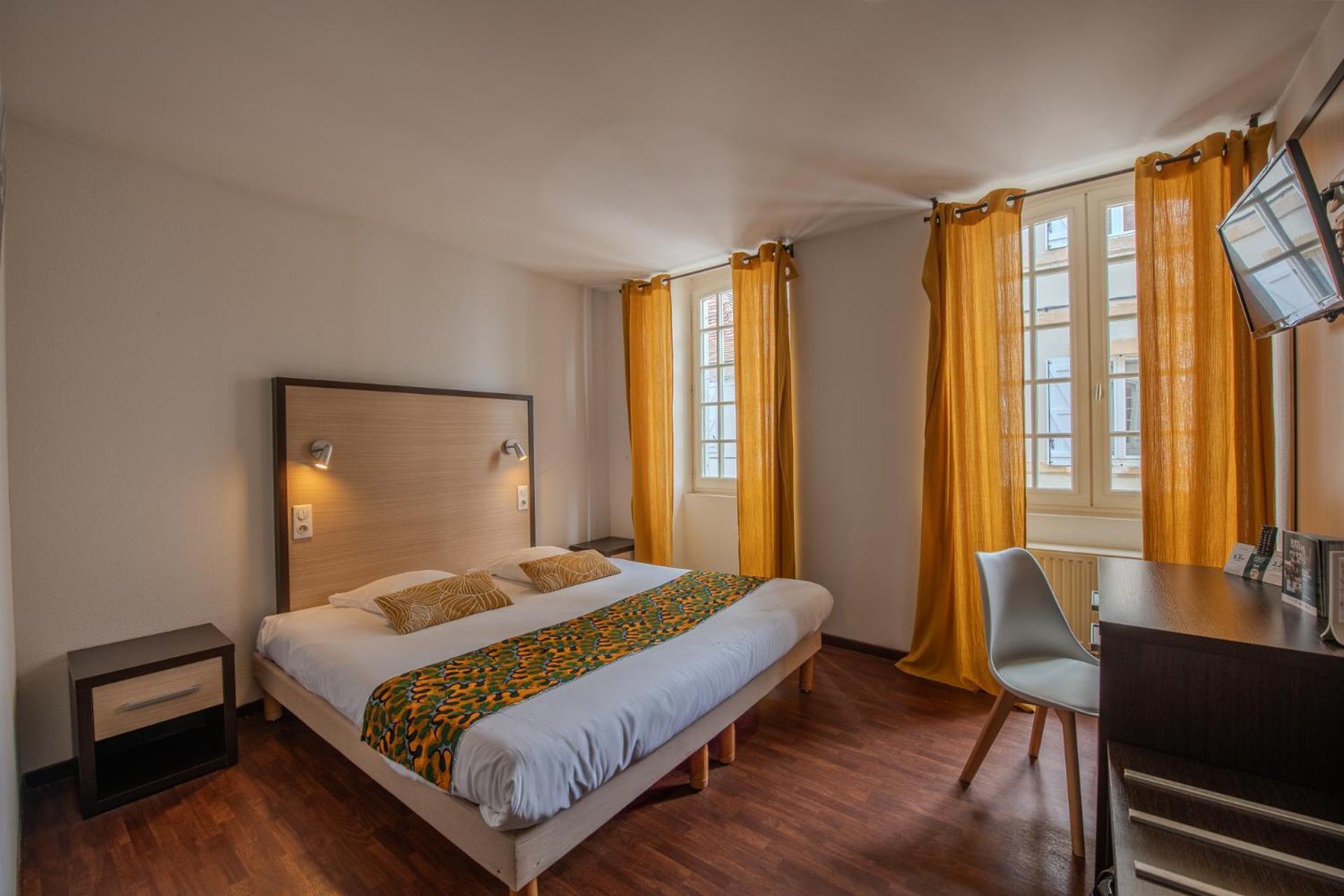 Logis Hotel Le Commerce Navarrenx Екстер'єр фото